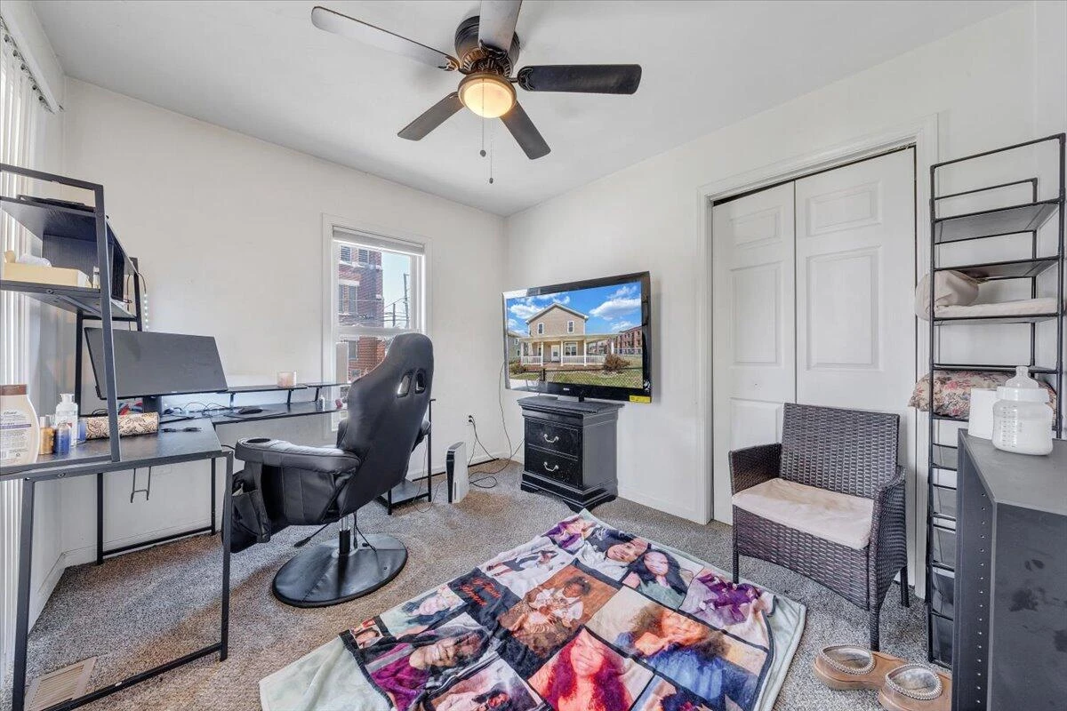 728 Jamison AVE - Photo 12