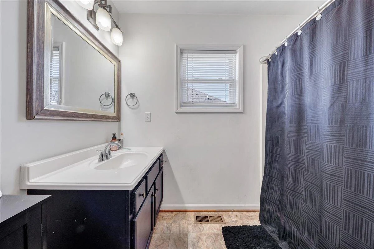 728 Jamison AVE - Photo 13