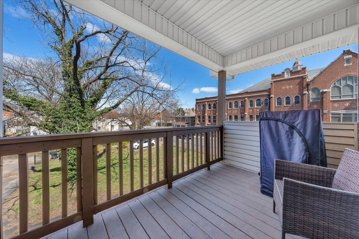 728 Jamison AVE - Photo 17