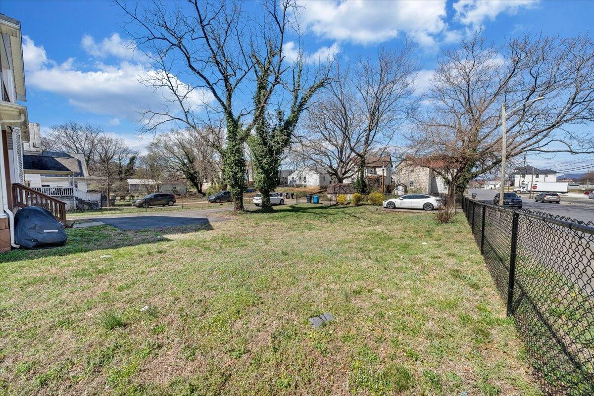728 Jamison AVE - Photo 18
