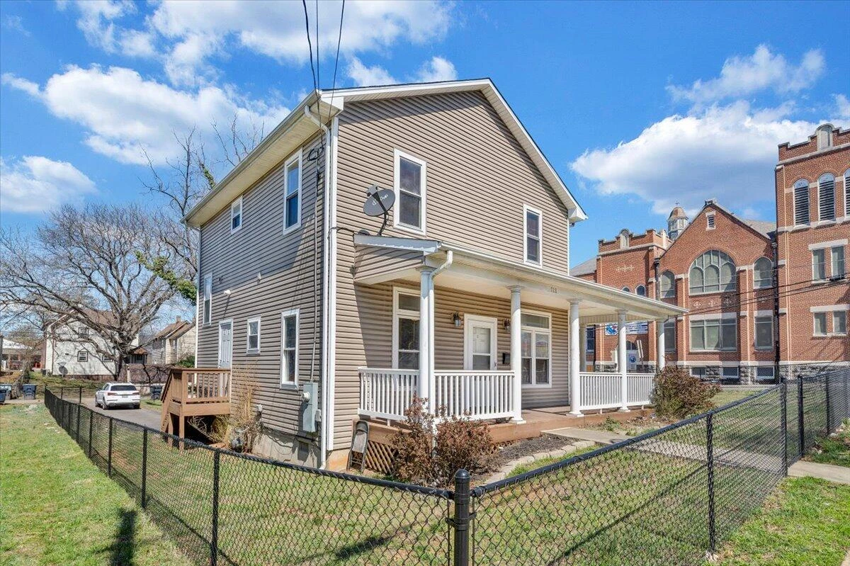 728 Jamison AVE - Photo 5