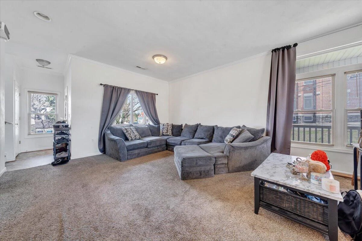 728 Jamison AVE - Photo 7