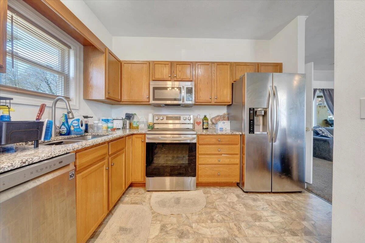 728 Jamison AVE - Photo 9