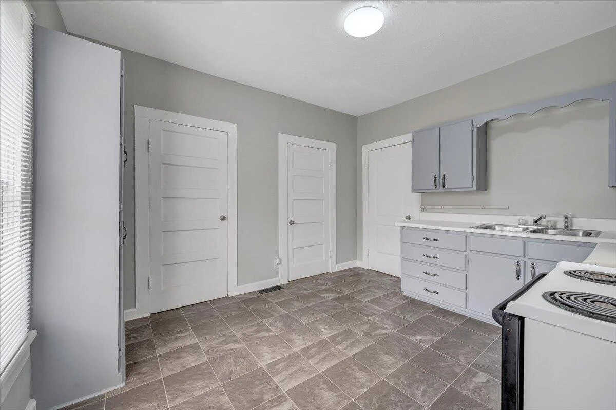 2055 Appalachian DR - Photo 14