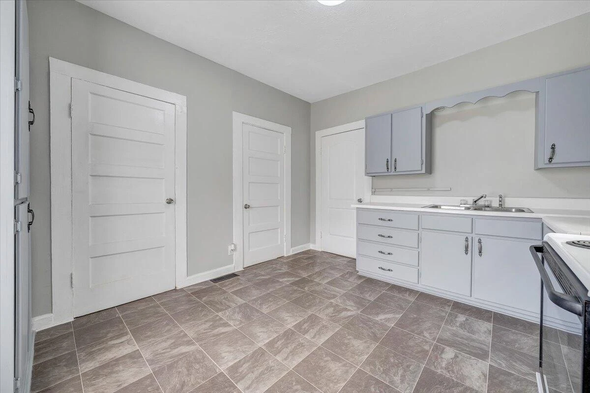 2055 Appalachian DR - Photo 15