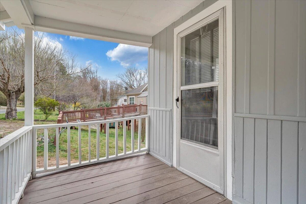 2055 Appalachian DR - Photo 4