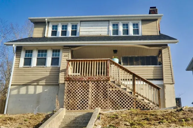 100 Pine ST