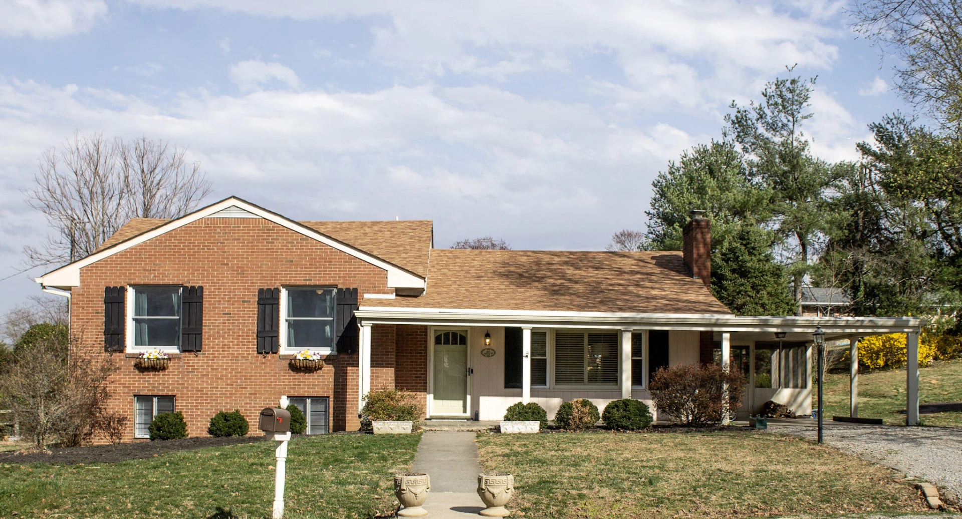 1910 AIRVIEW RD
