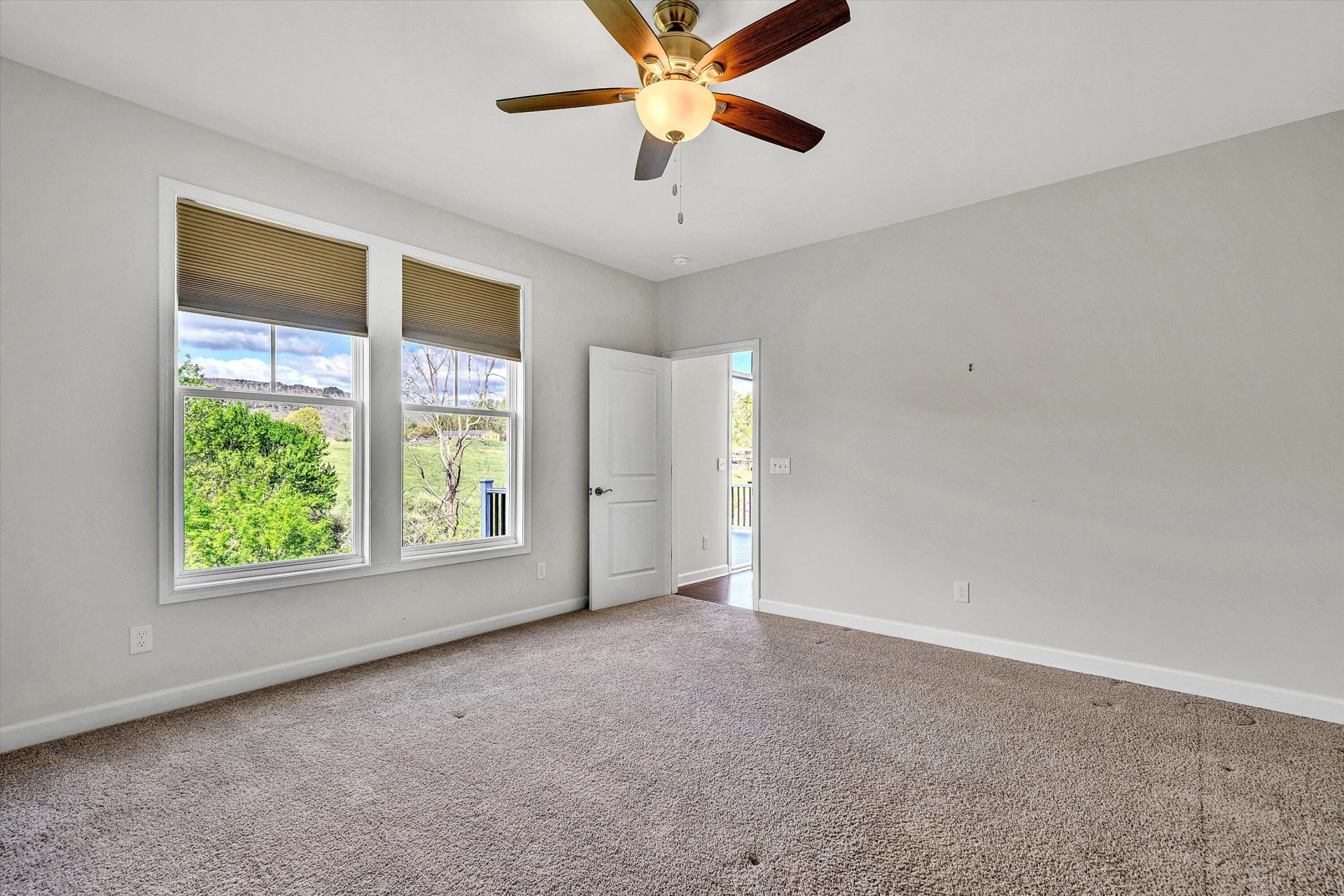 21 Sedgewood AVE - Photo 18