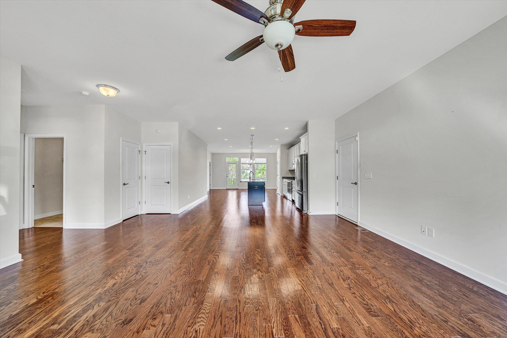 21 Sedgewood AVE - Photo 8