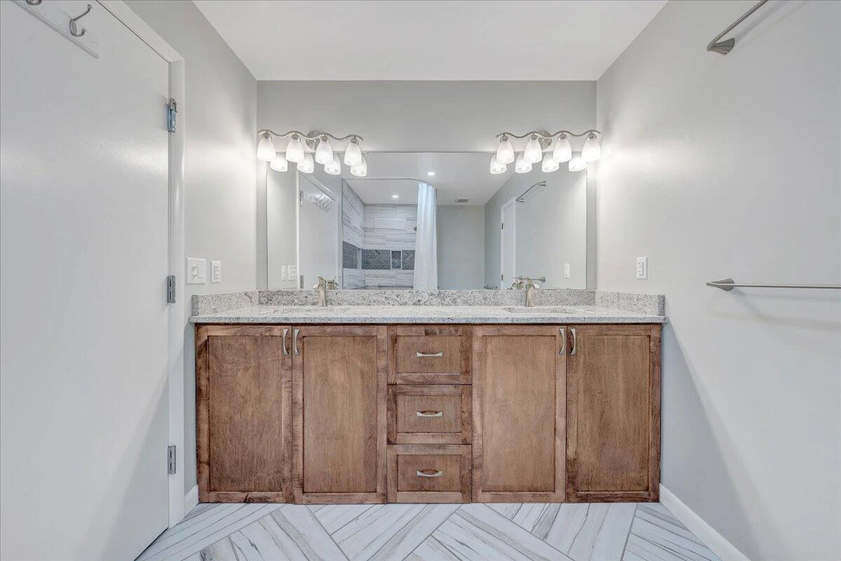 2151 Broadway AVE #9 - Photo 17