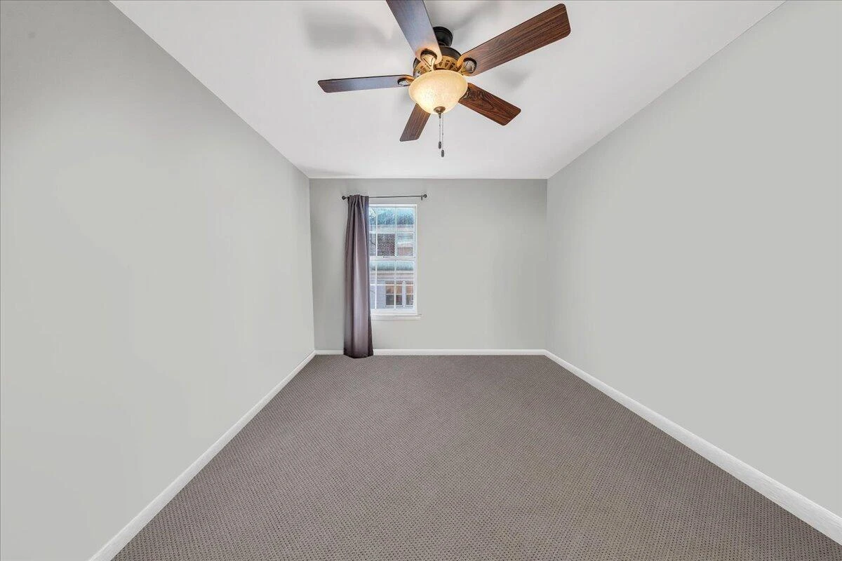 2151 Broadway AVE #9 - Photo 20