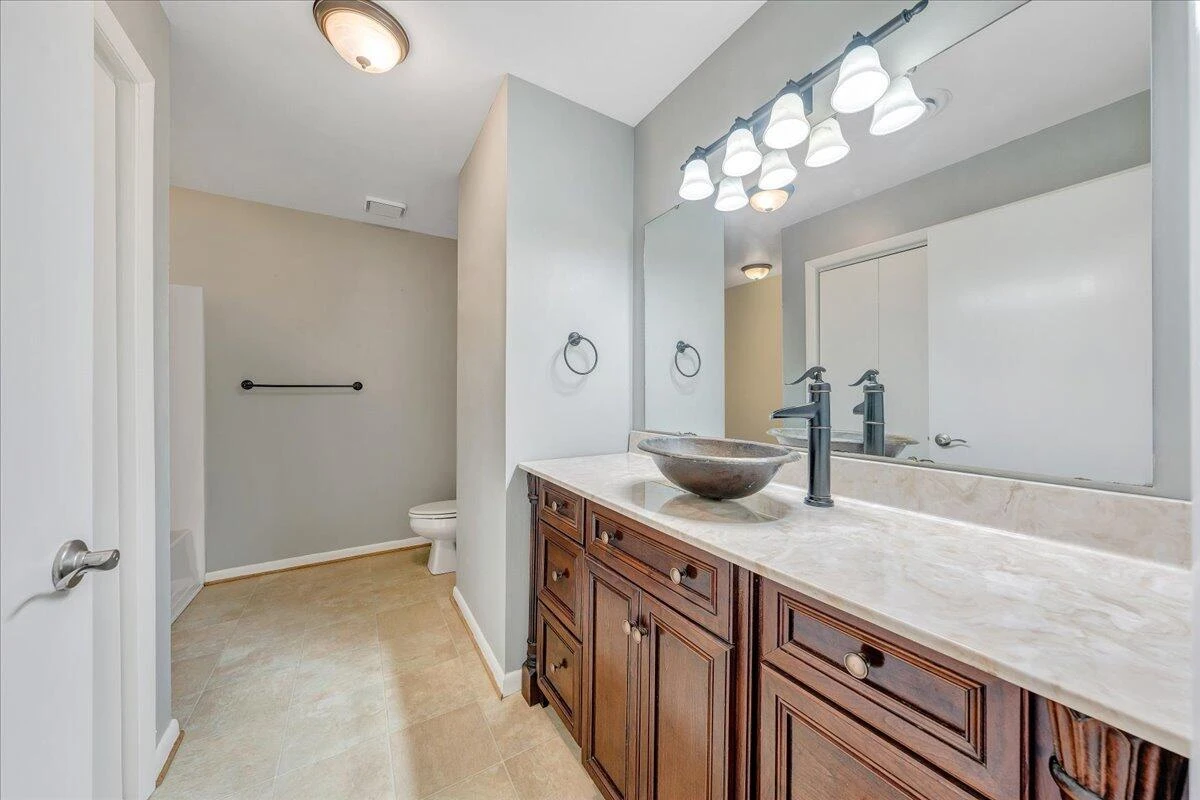 2151 Broadway AVE #9 - Photo 21