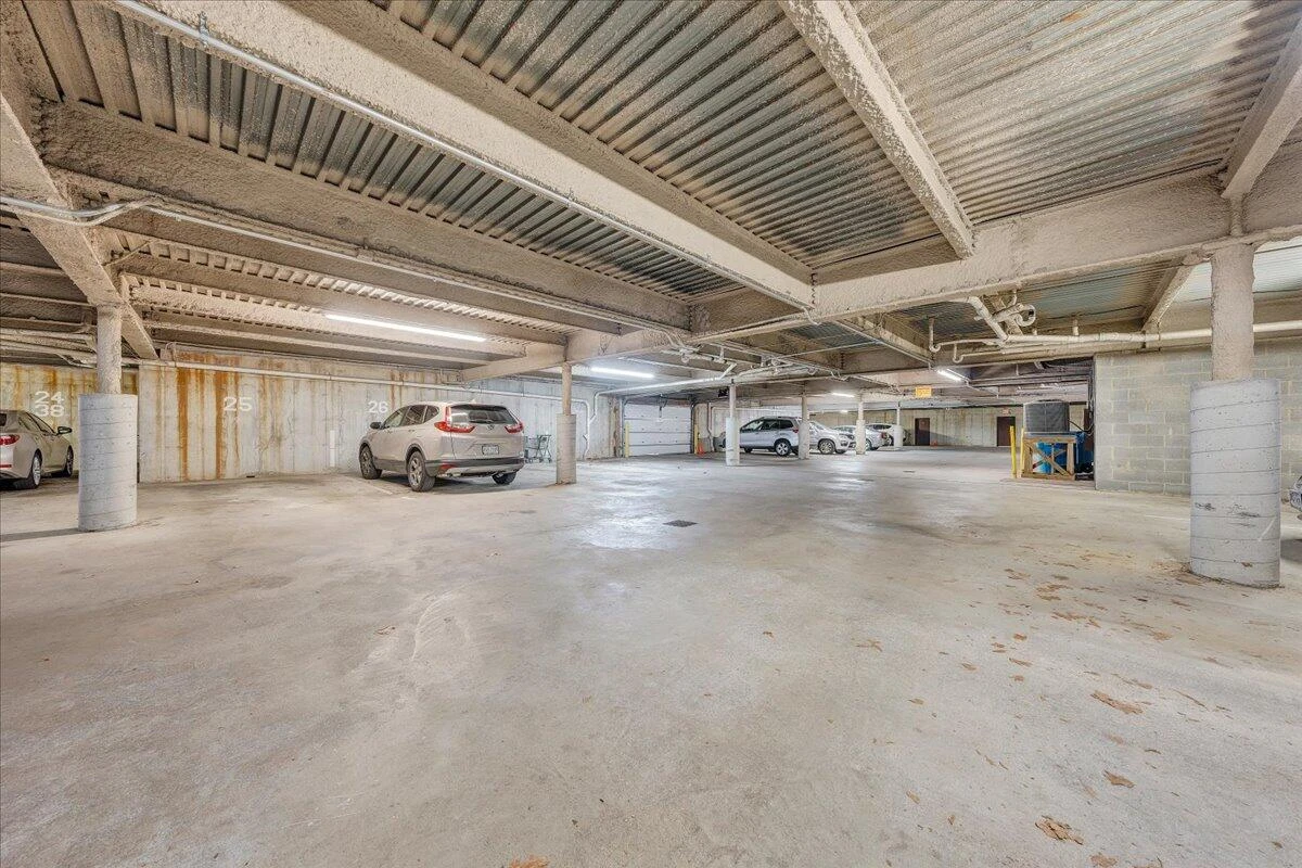 2151 Broadway AVE #9 - Photo 24