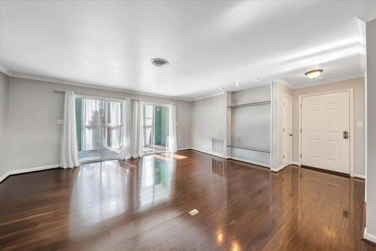 2151 Broadway AVE #9 - Photo 6