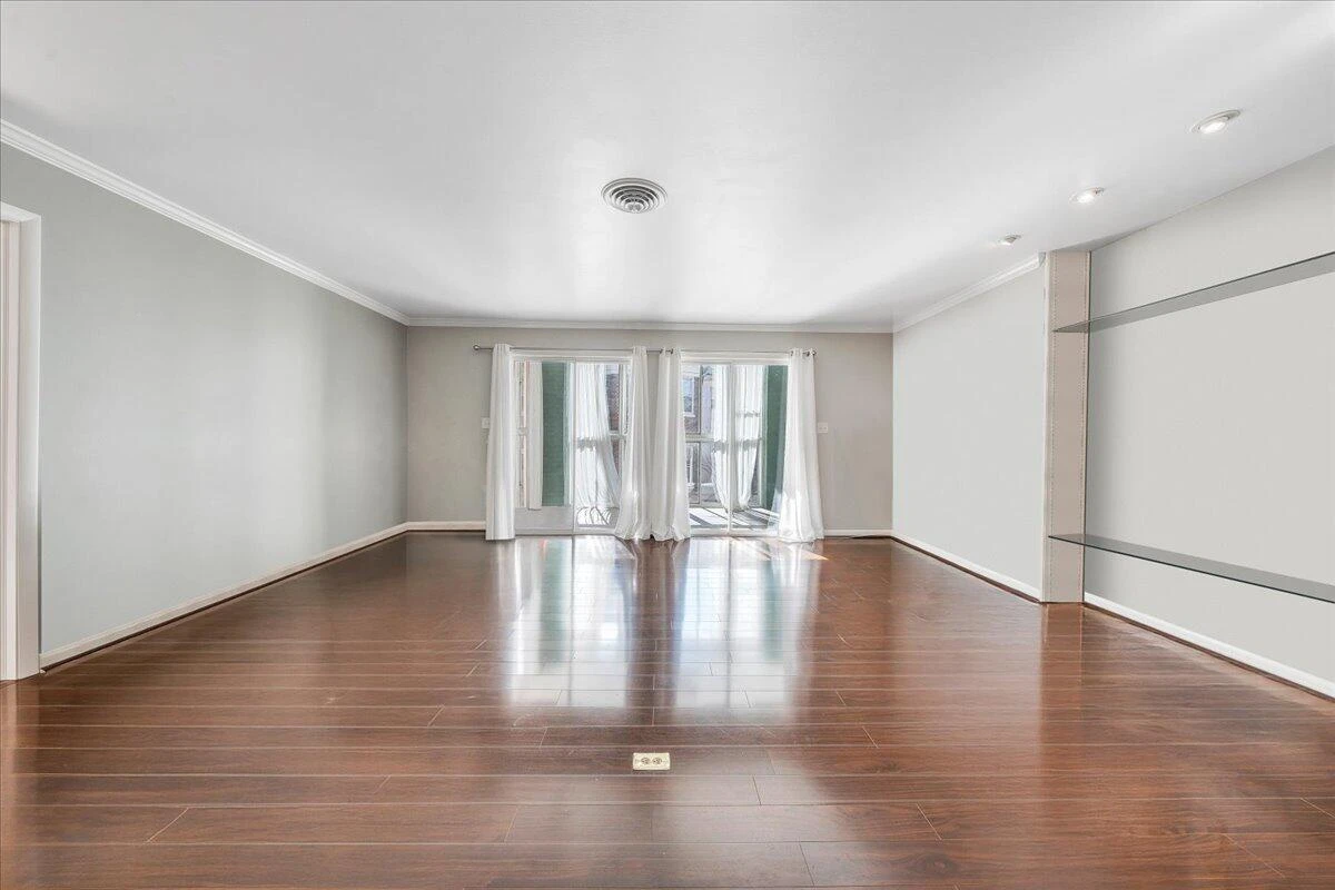 2151 Broadway AVE #9 - Photo 7