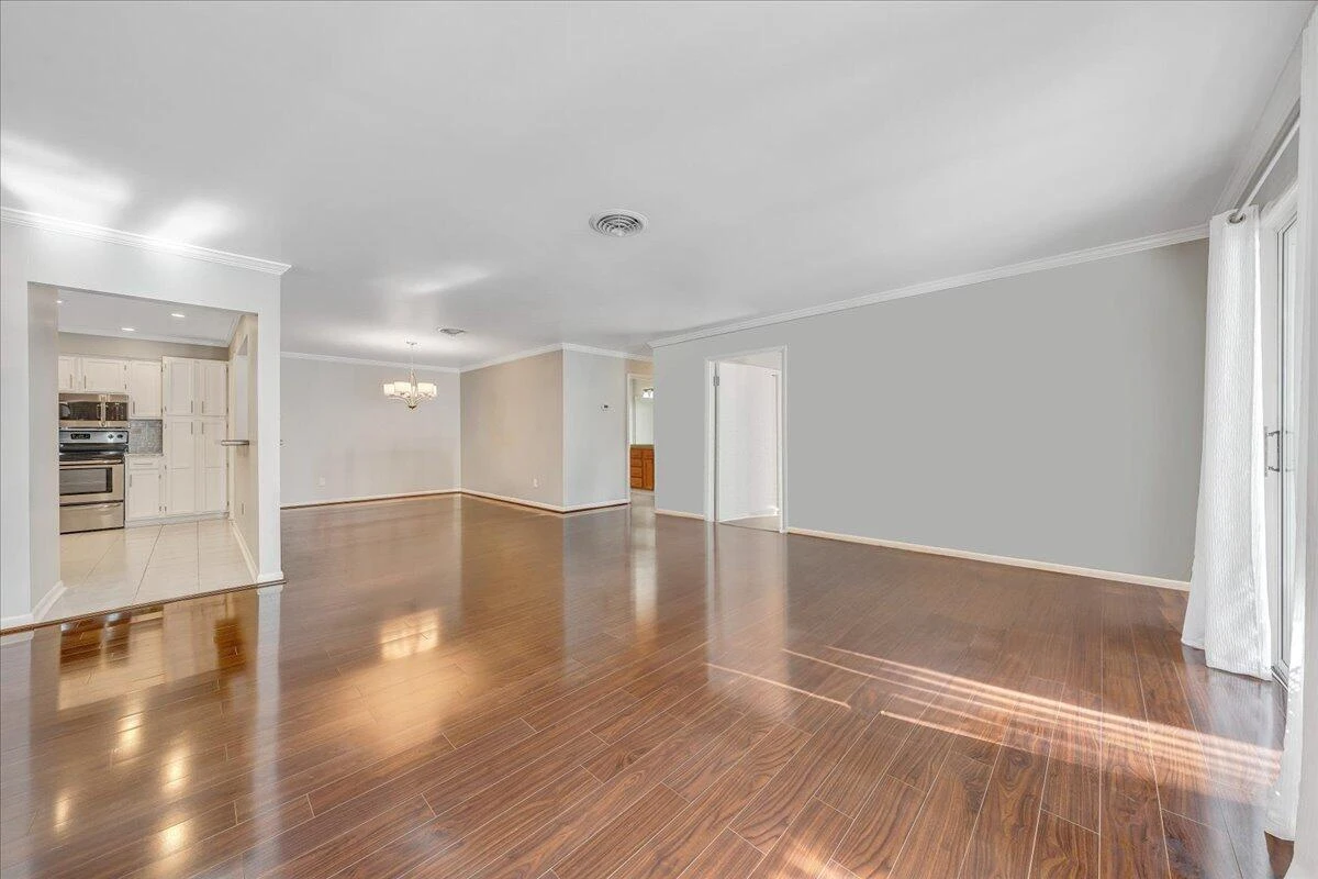 2151 Broadway AVE #9 - Photo 9
