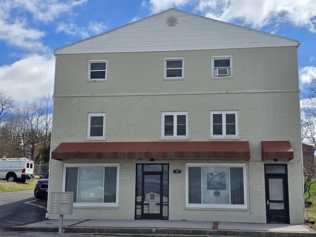10 SW 1st ST