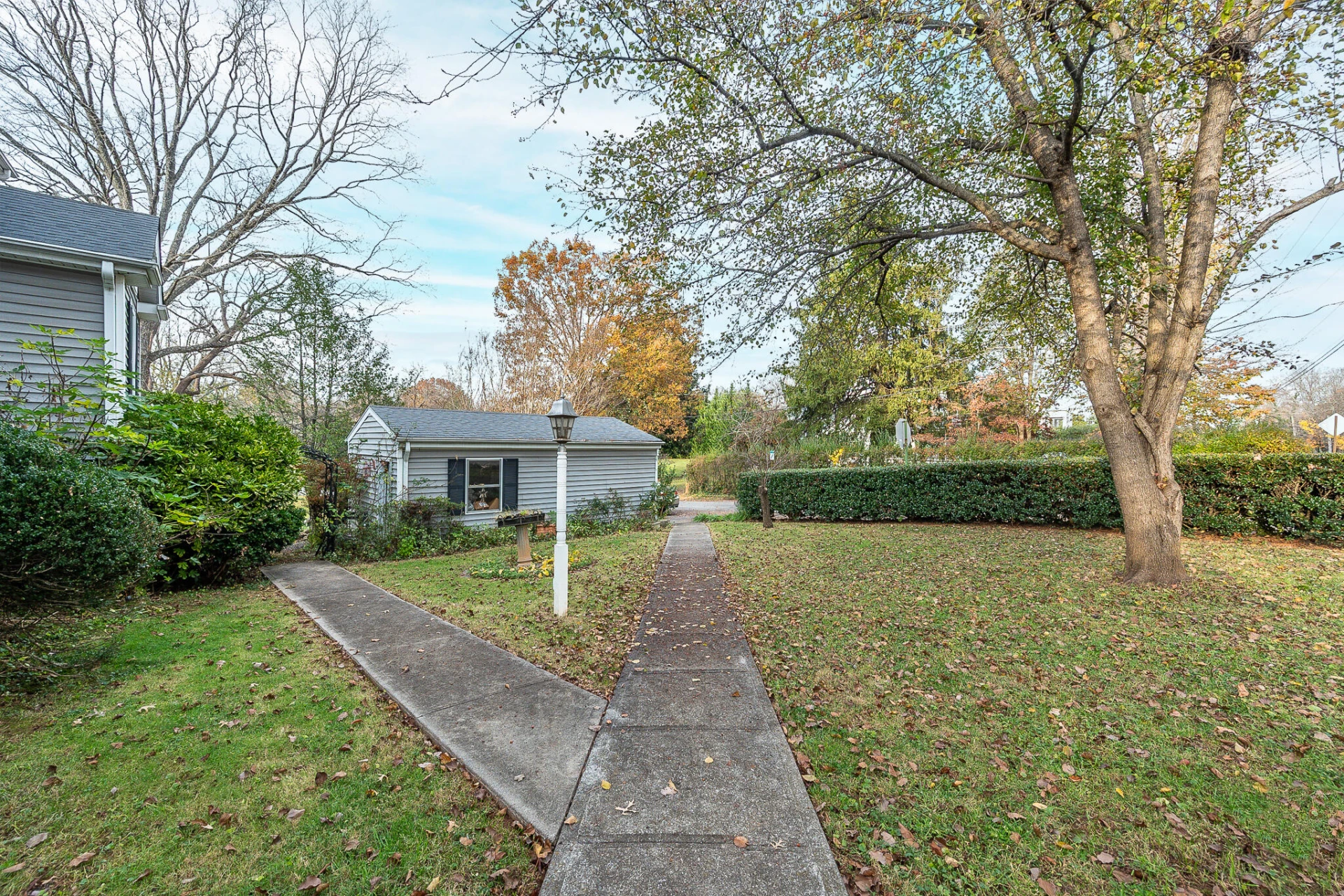 805 Longwood AVE - Photo 53