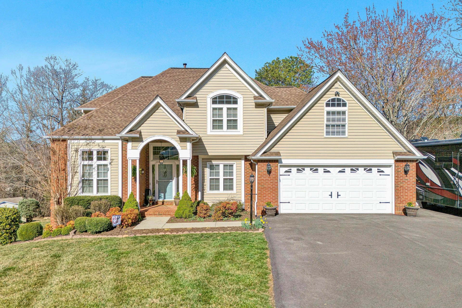 633 Winesap RD