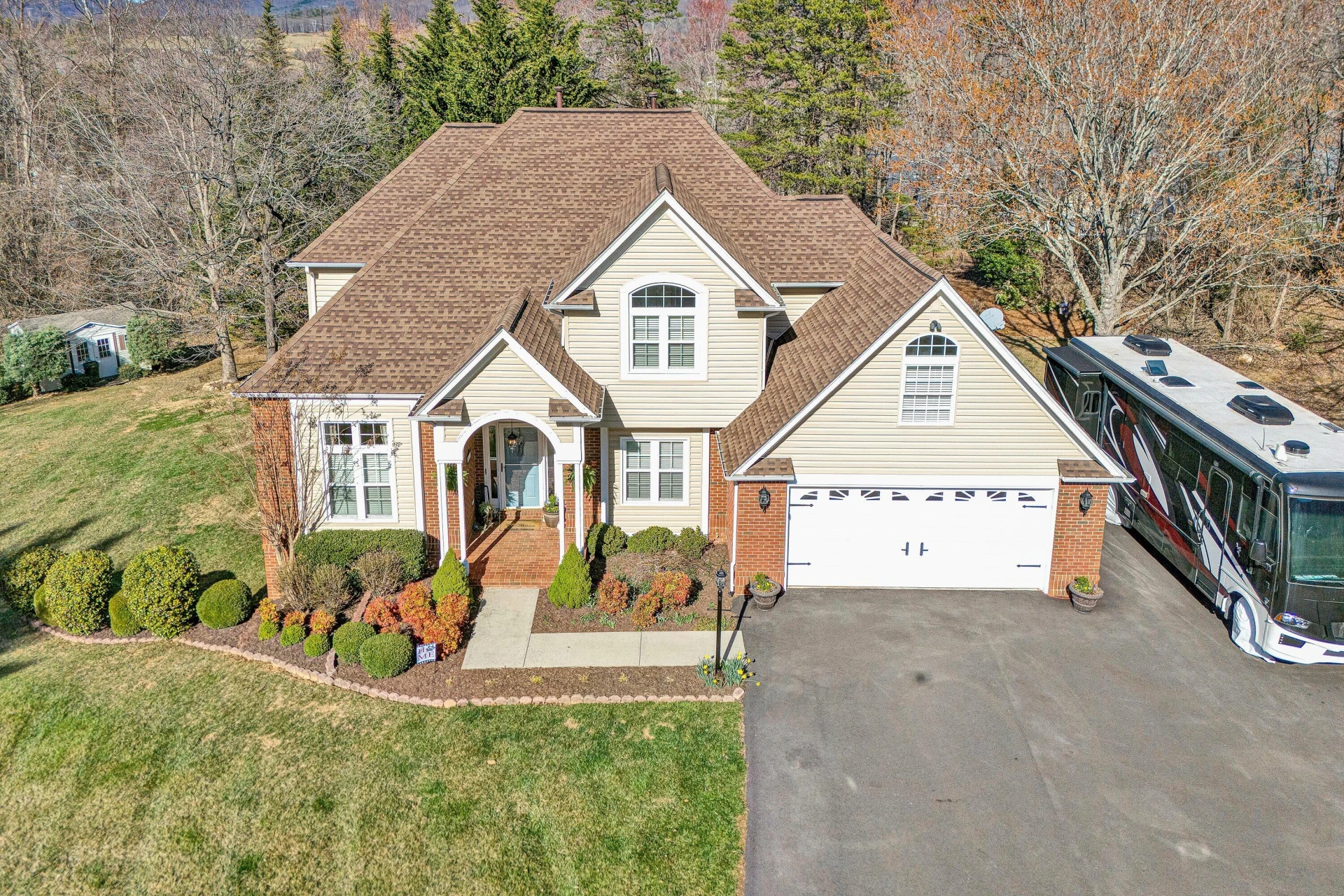 633 Winesap RD - Photo 2
