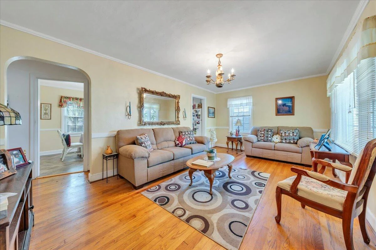 832 29Th ST - Photo 2