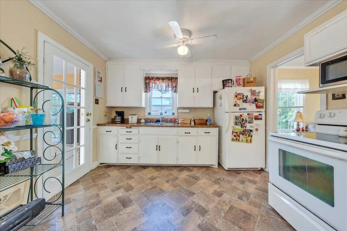 832 29Th ST - Photo 6