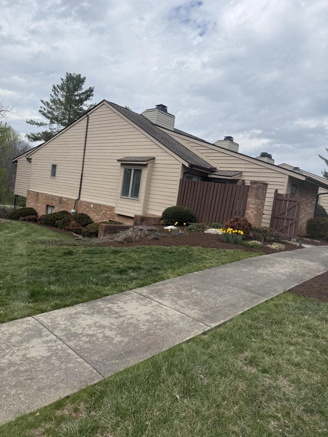 218 Windward DR