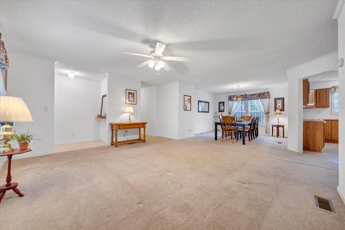 200 Surber DR - Photo 8
