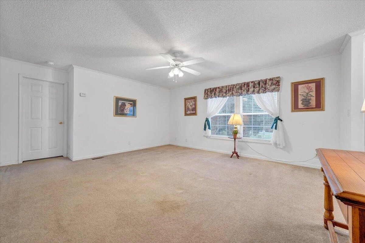 200 Surber DR - Photo 54