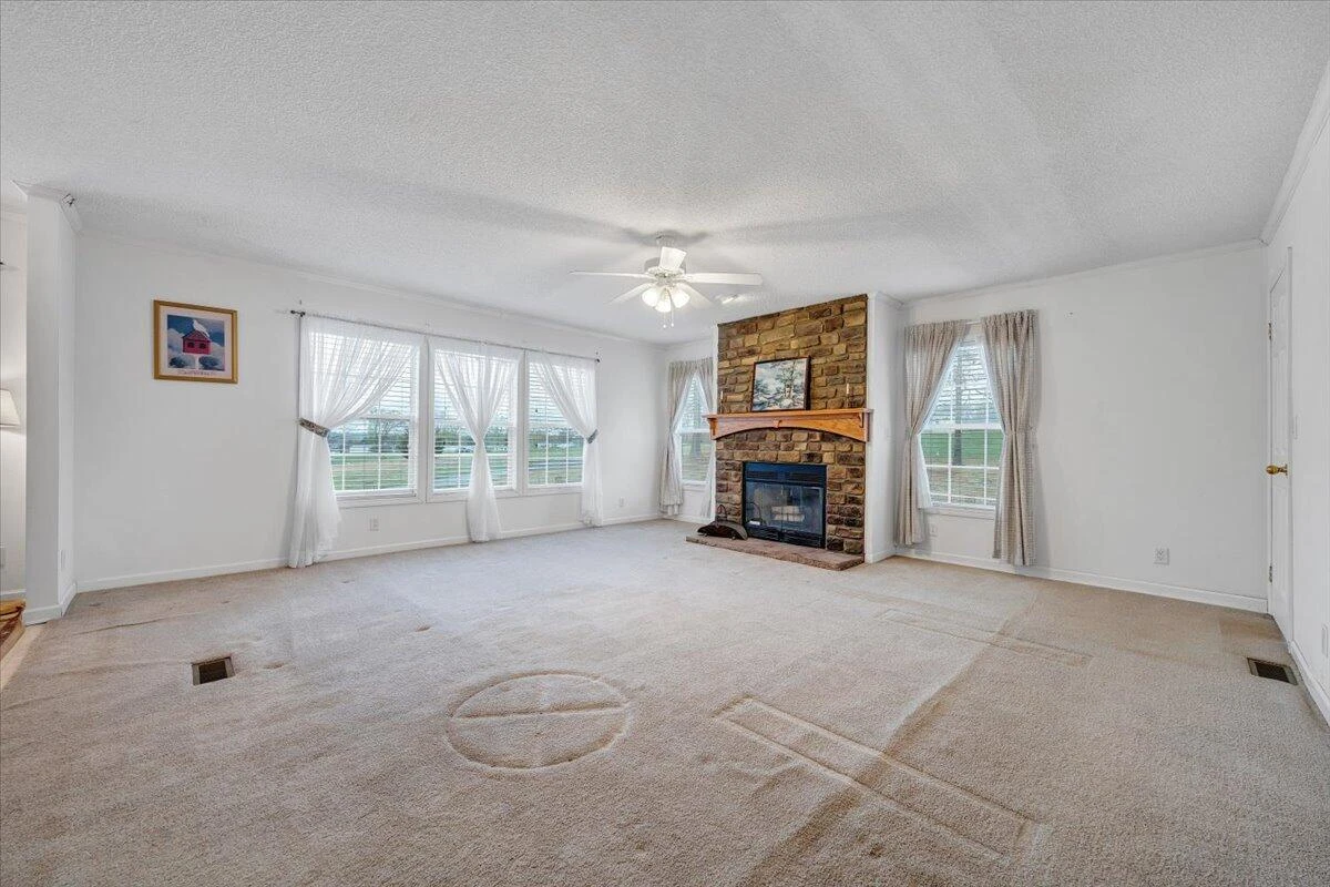 200 Surber DR - Photo 63