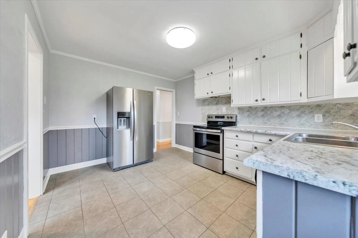 1401 Grove DR - Photo 13