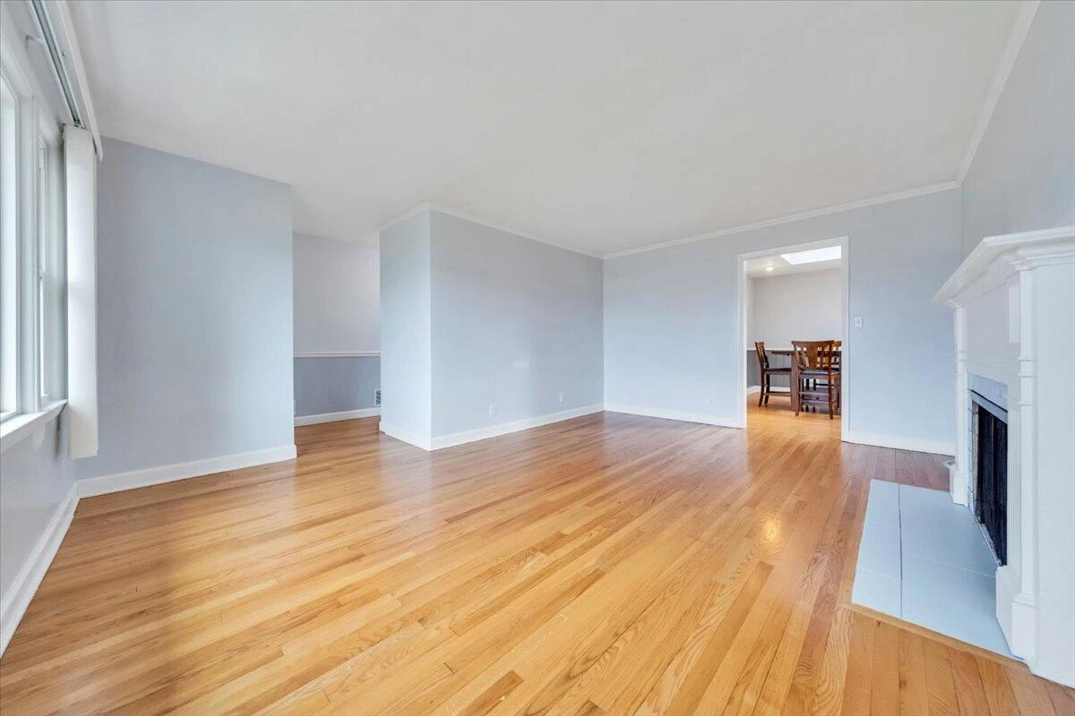 1401 Grove DR - Photo 8