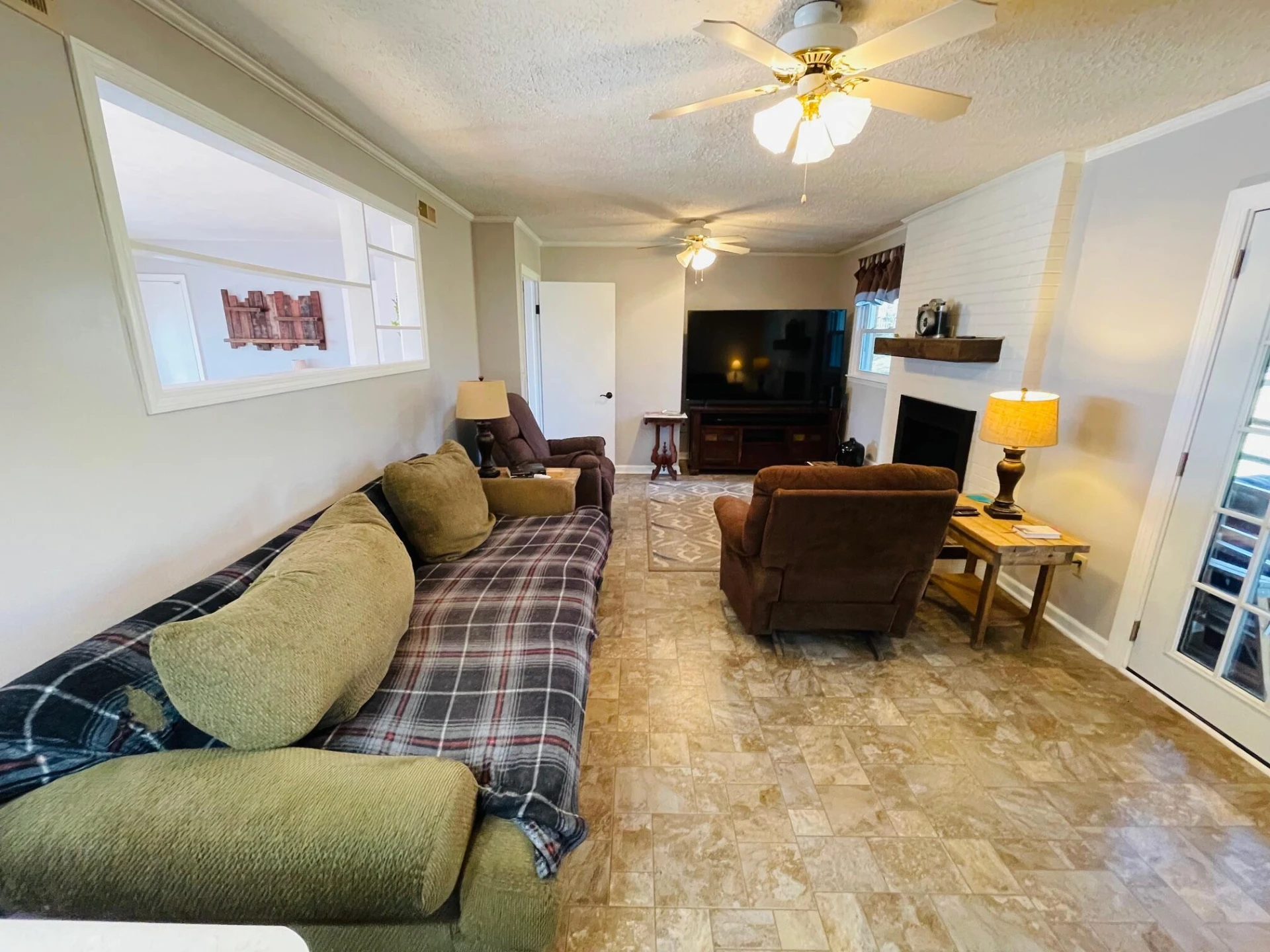136 Sherwood DR - Photo 11
