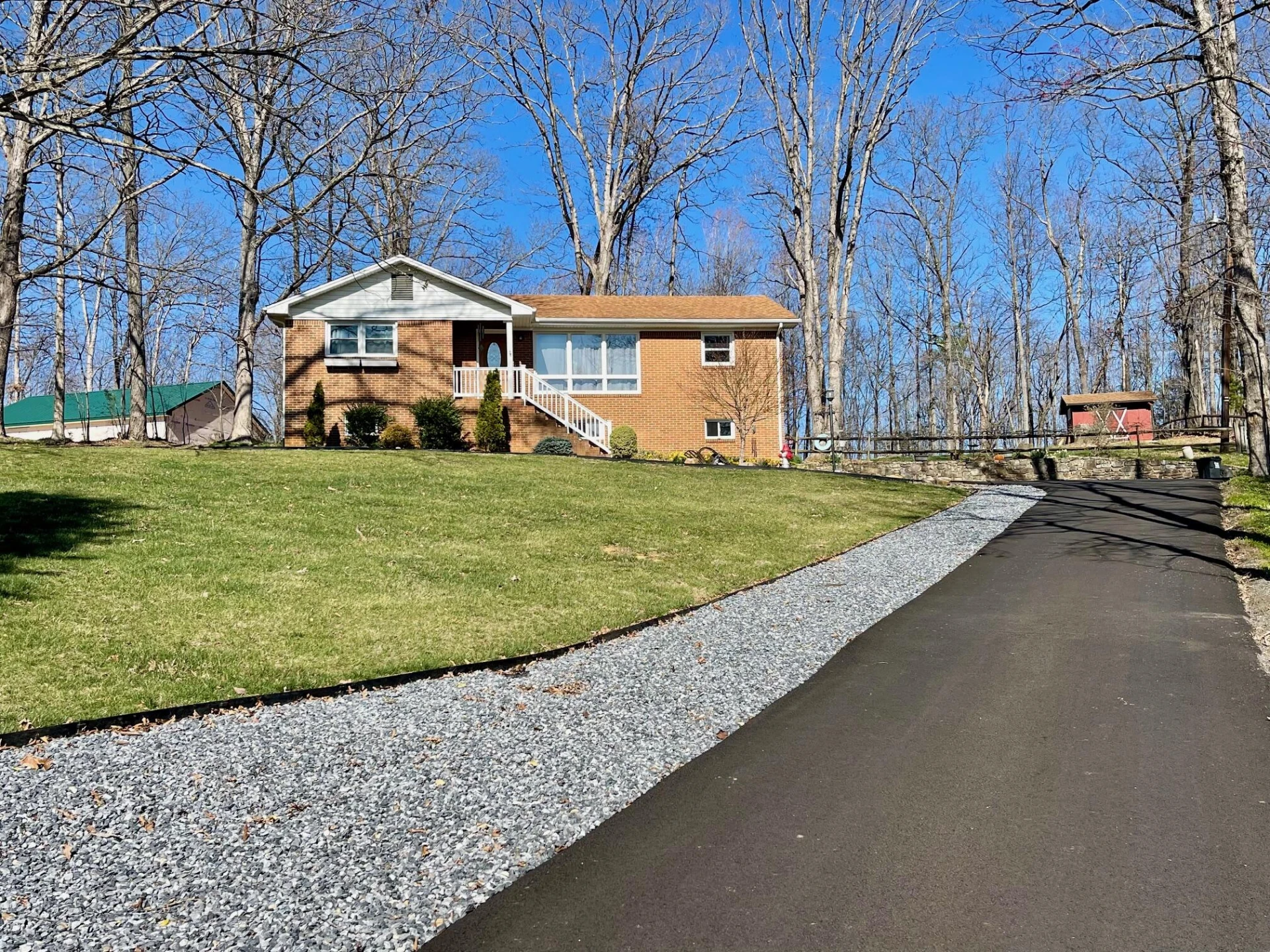 136 Sherwood DR - Photo 33