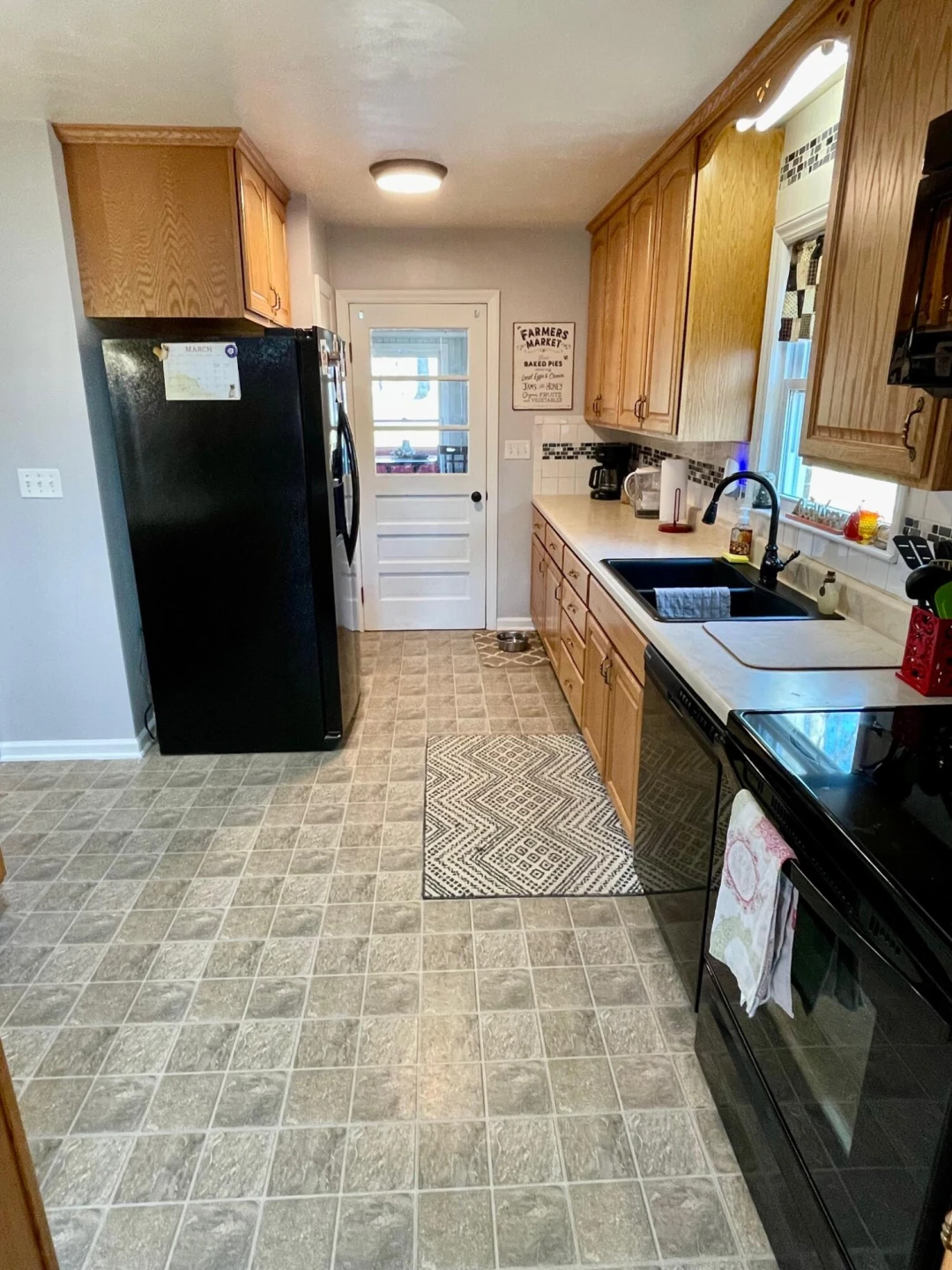 136 Sherwood DR - Photo 8