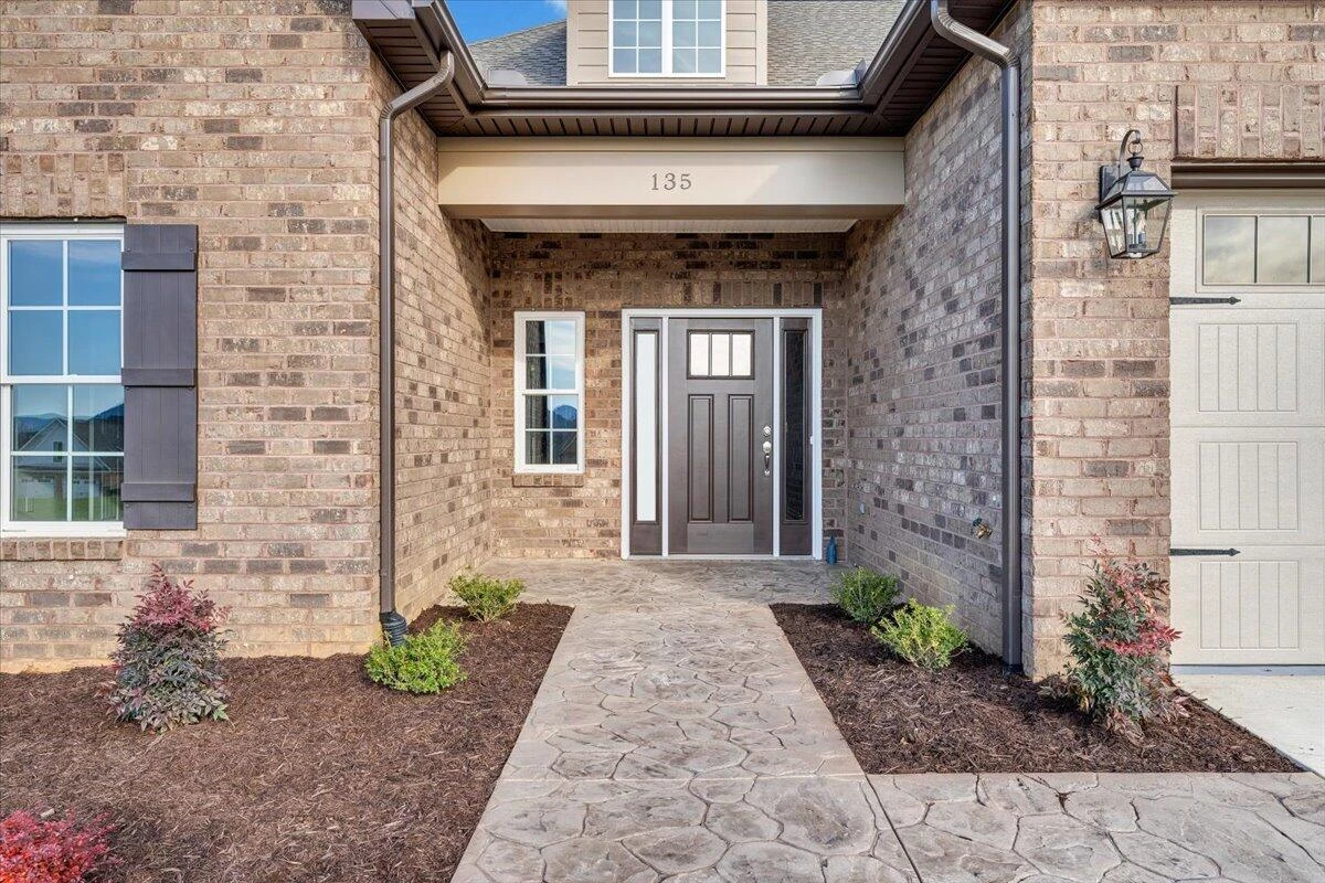 135 Merion CIR - Photo 2