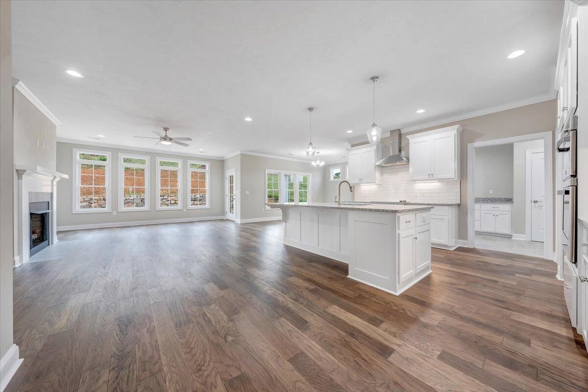 135 Merion CIR - Photo 4