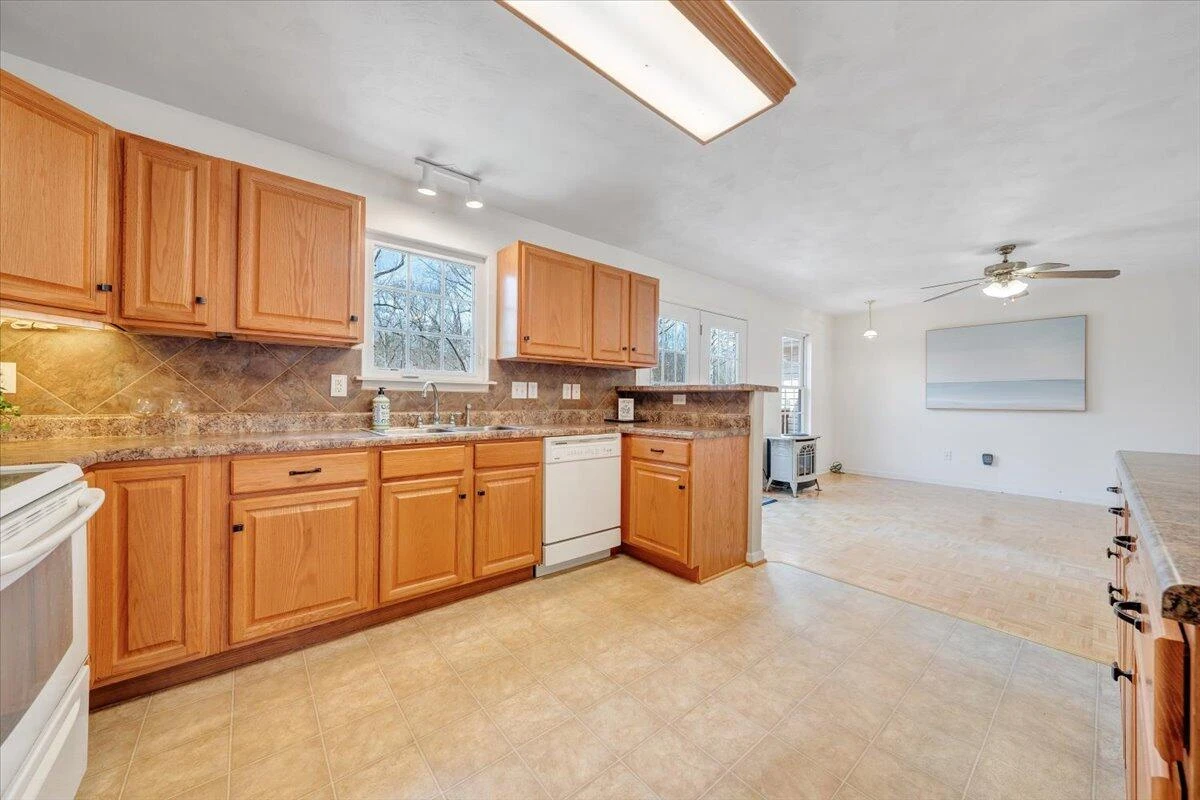 1689 Carroll RD - Photo 21