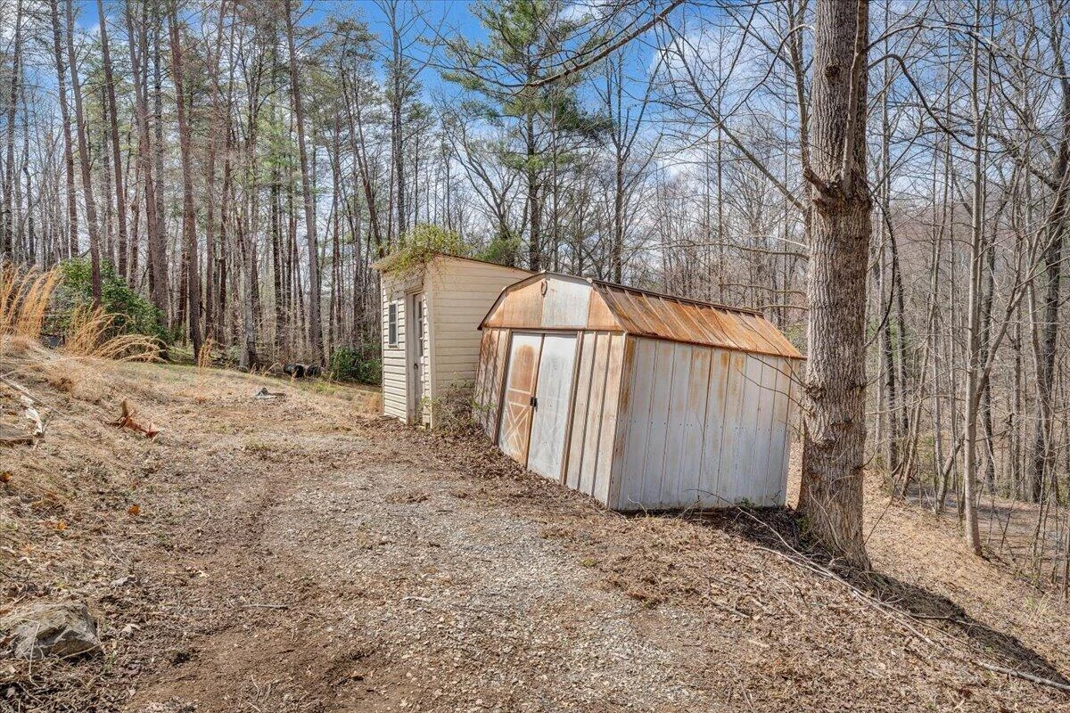 1689 Carroll RD - Photo 47