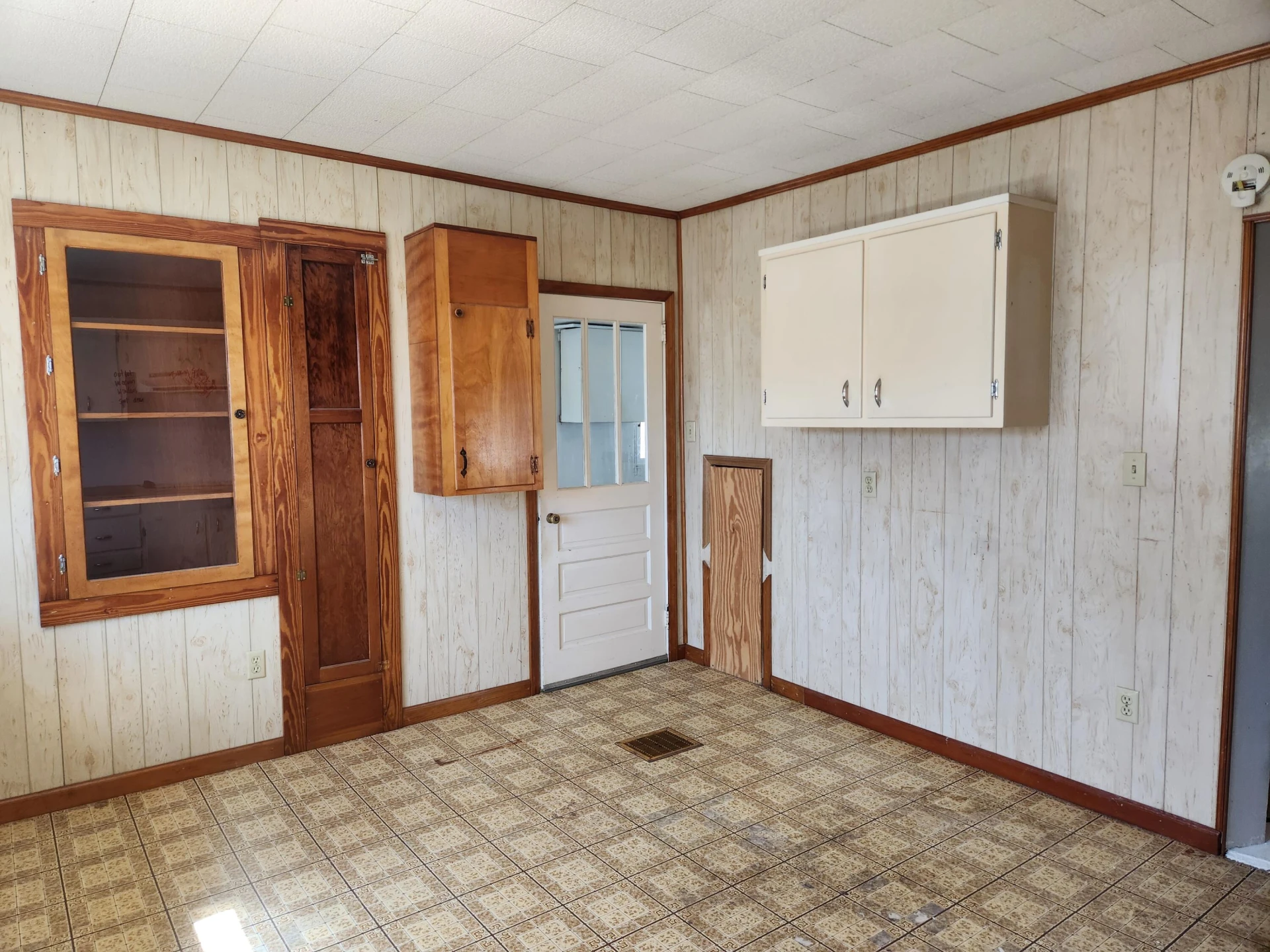365 Clearview DR - Photo 18