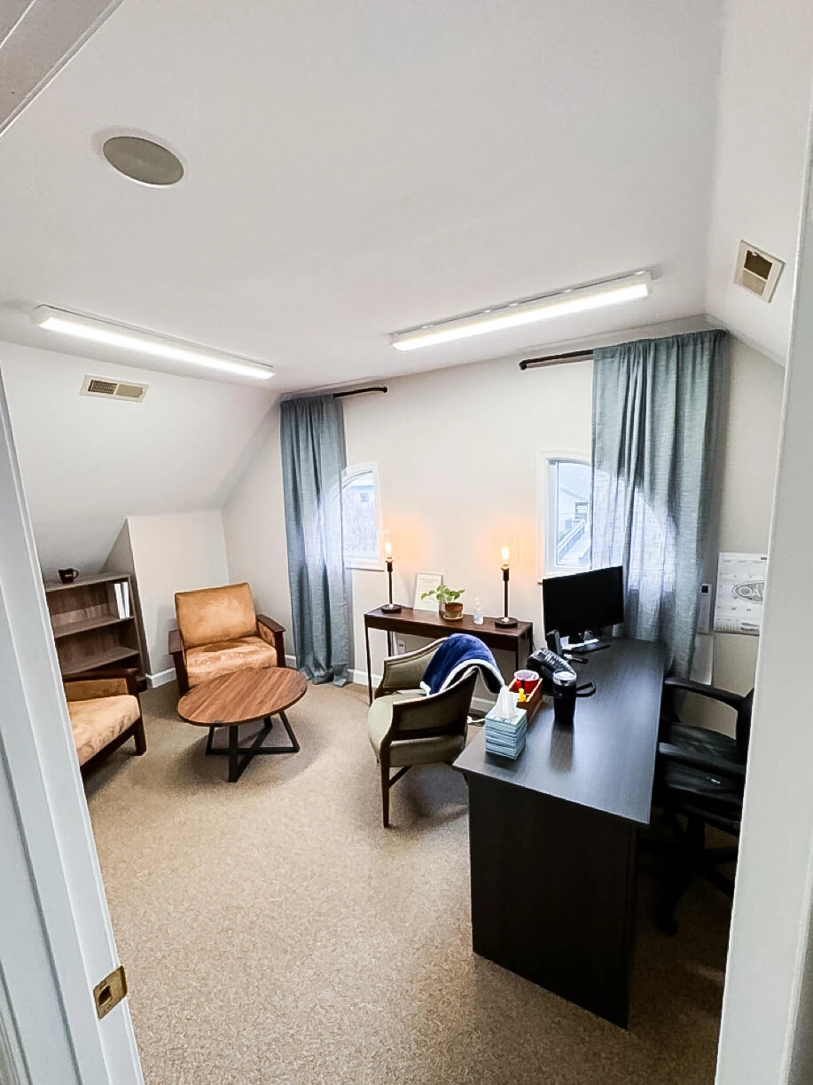 5034 Williamson RD - Photo 6