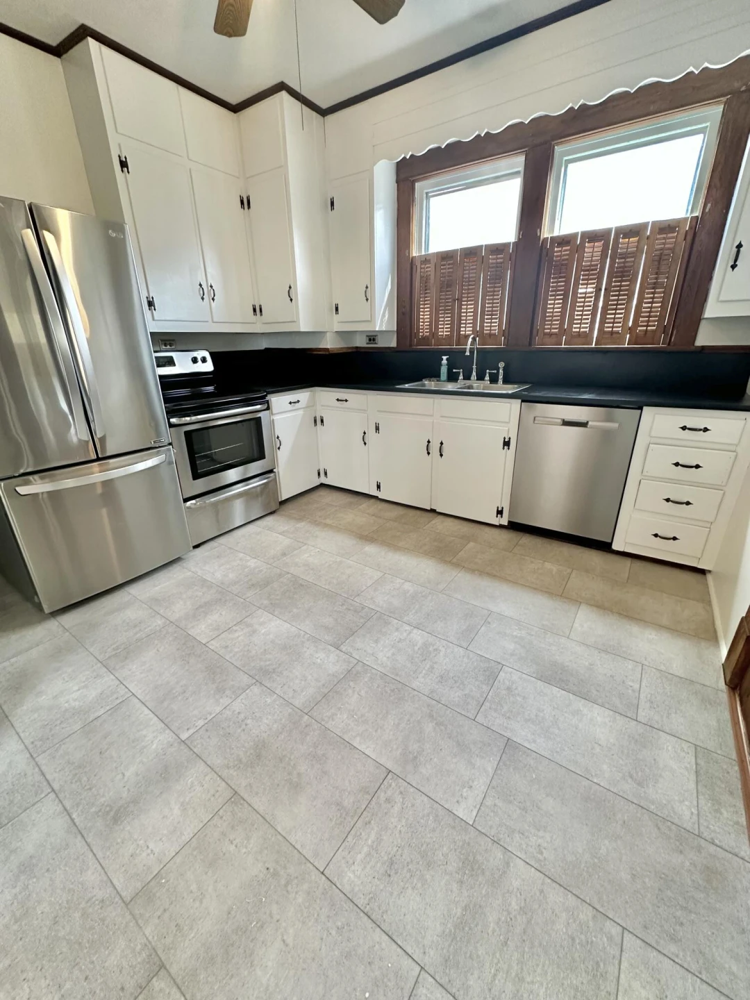 513 Court ST - Photo 14