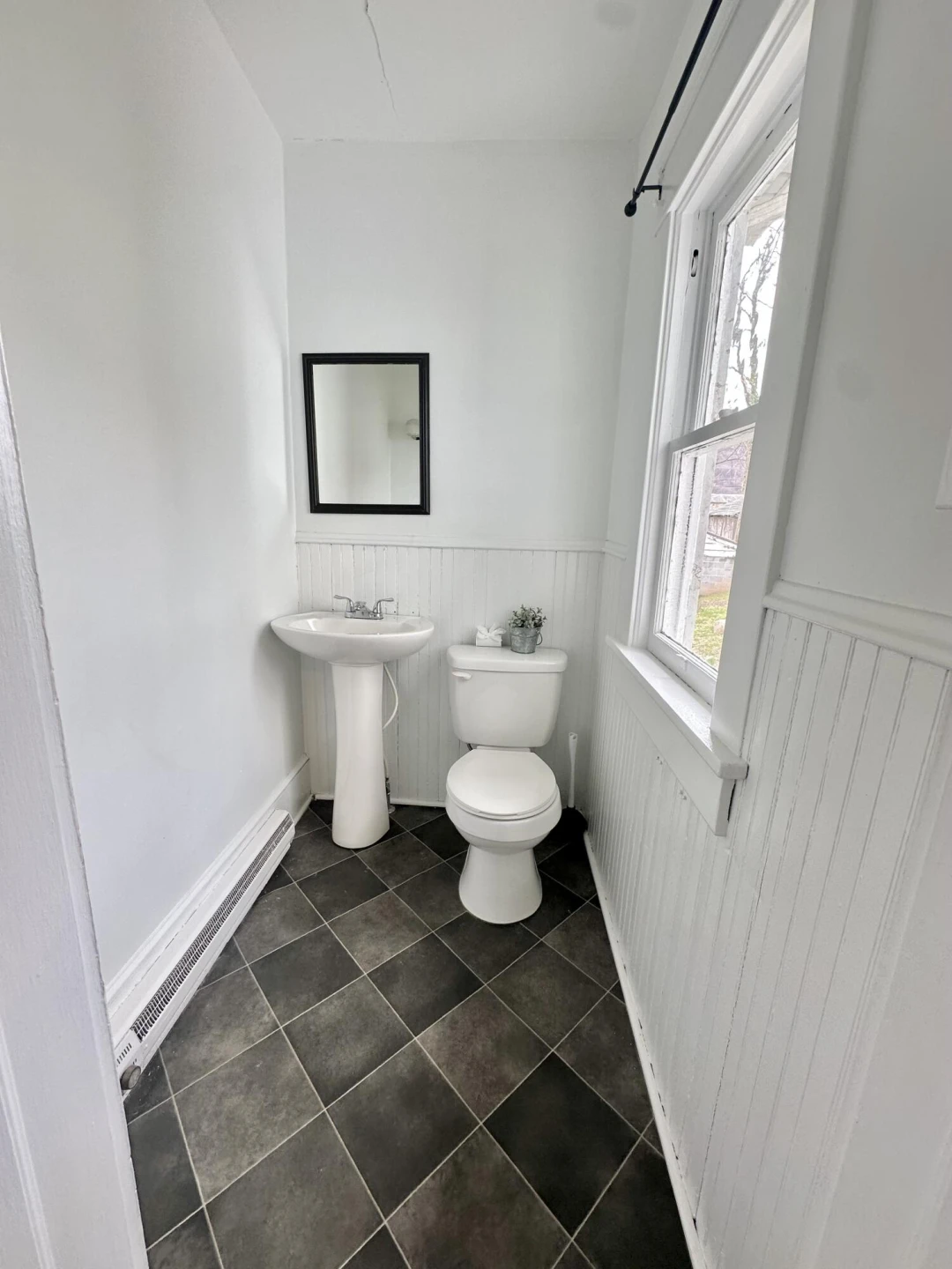 513 Court ST - Photo 17