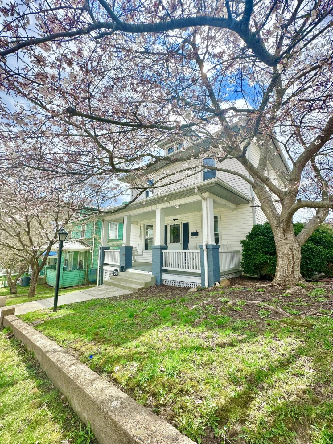 513 Court ST - Photo 2