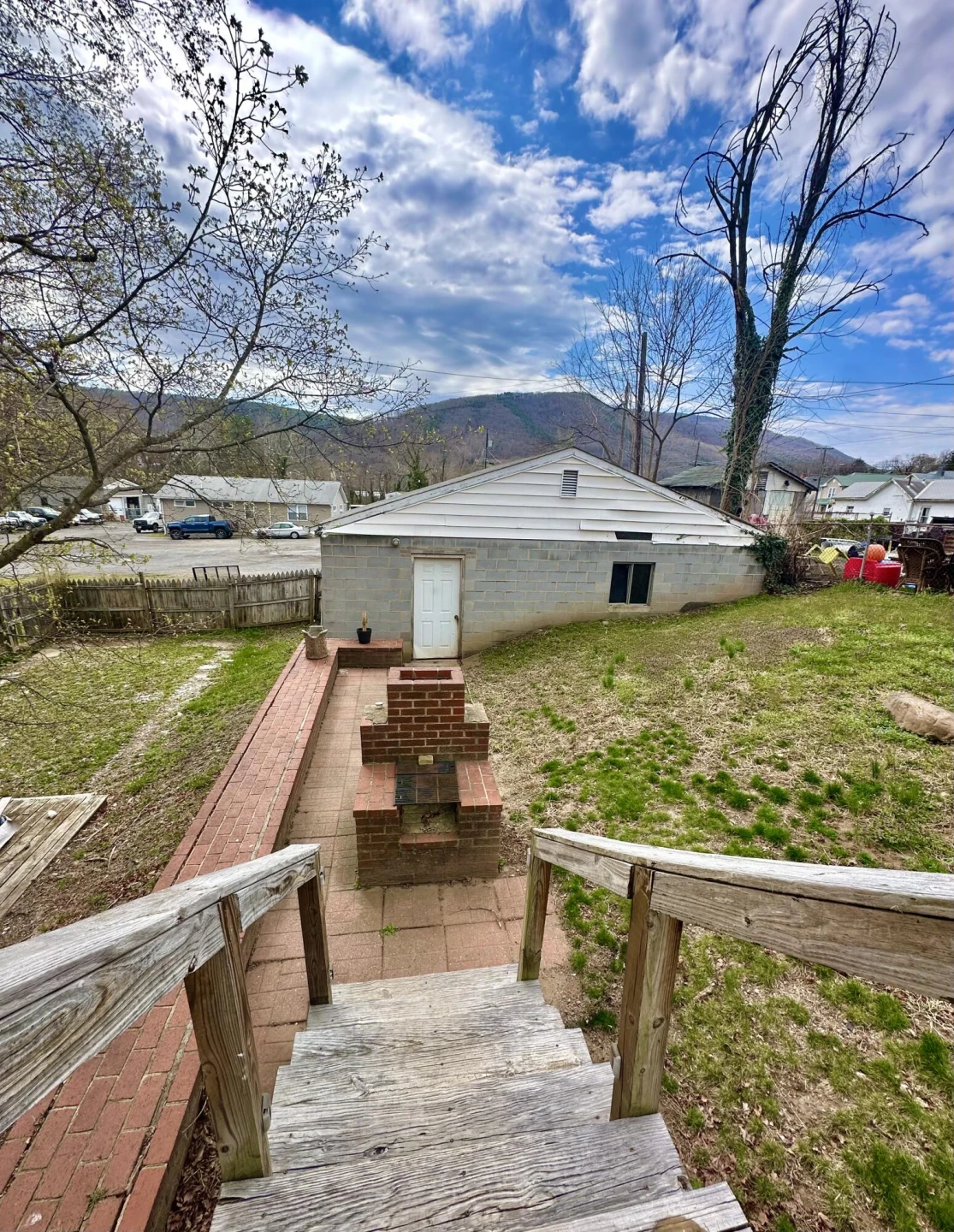 513 Court ST - Photo 29