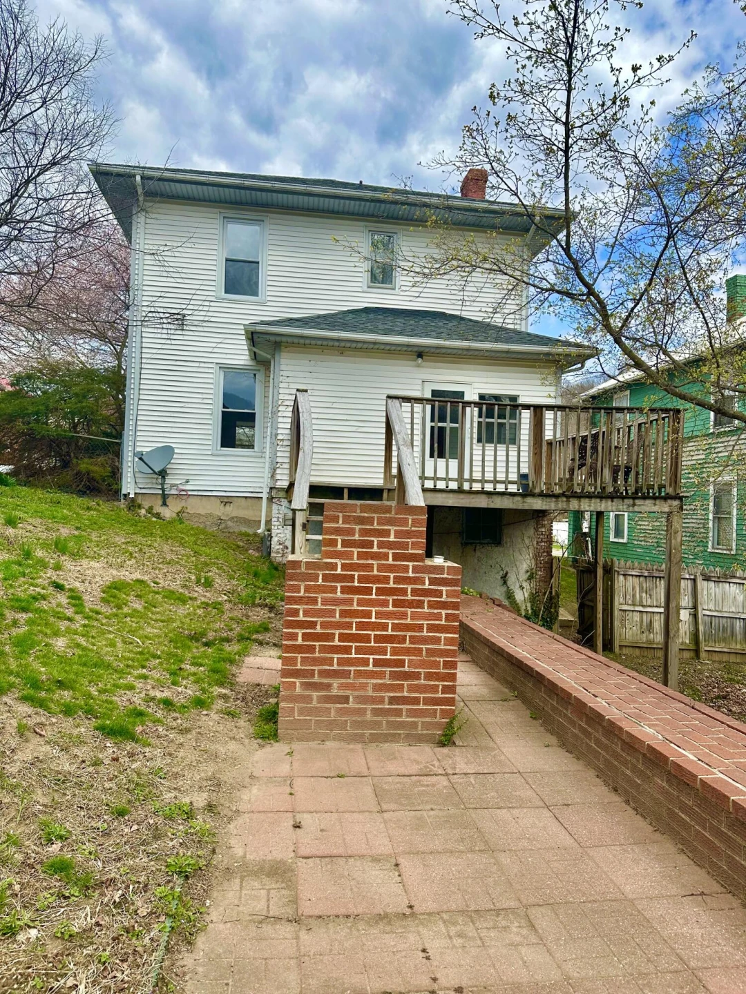 513 Court ST - Photo 32