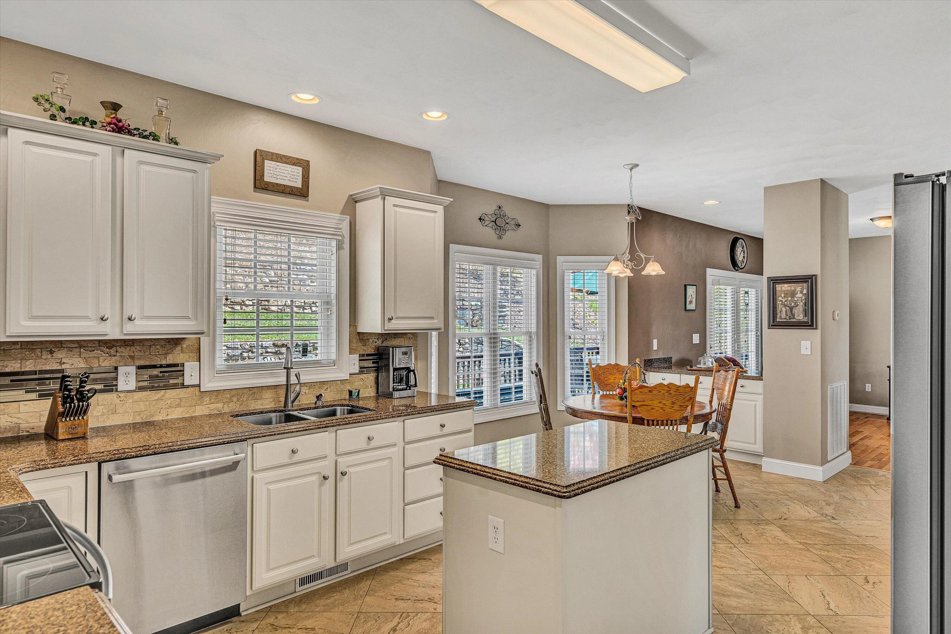 1230 Coronado DR - Photo 13