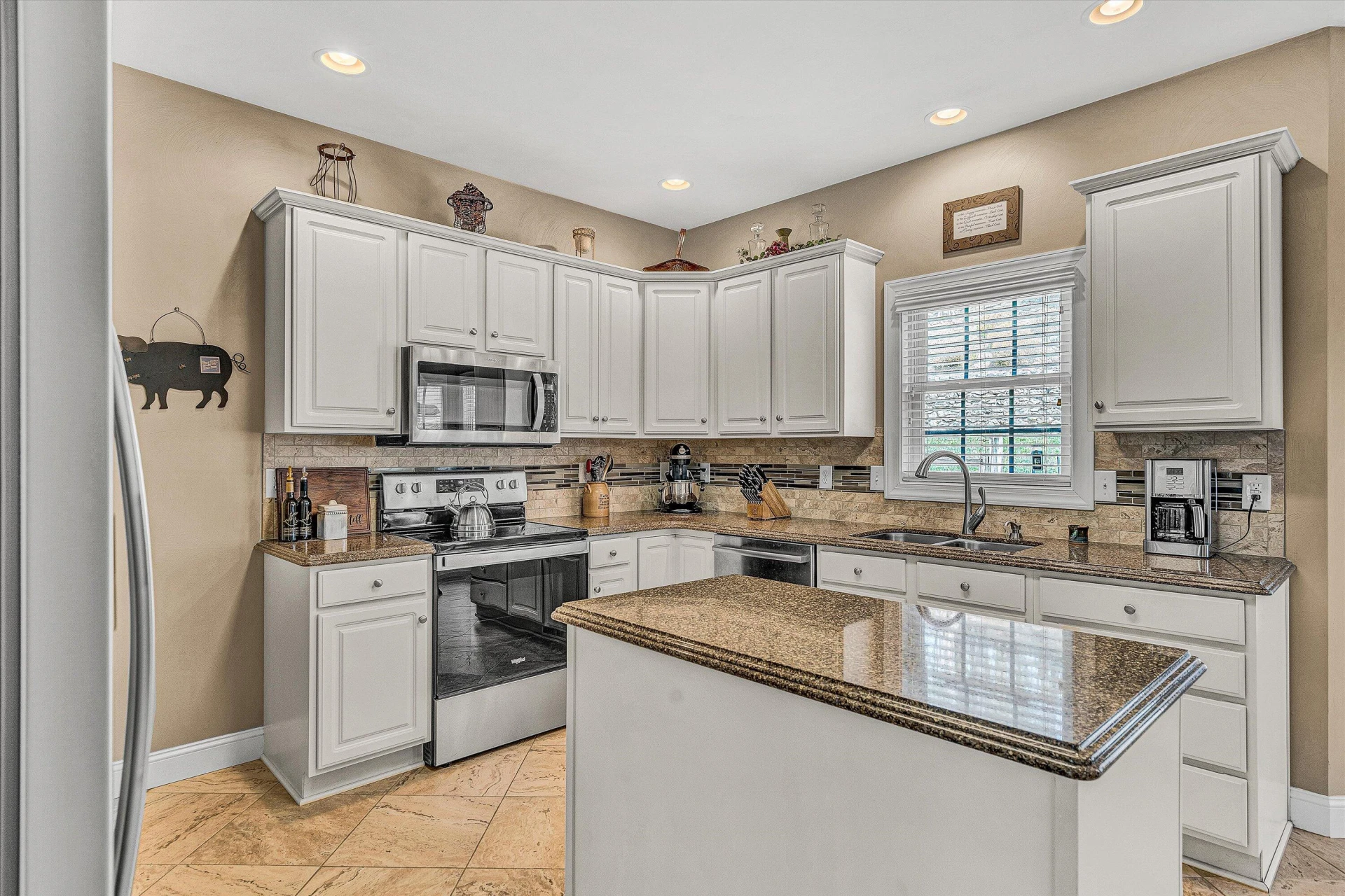 1230 Coronado DR - Photo 11