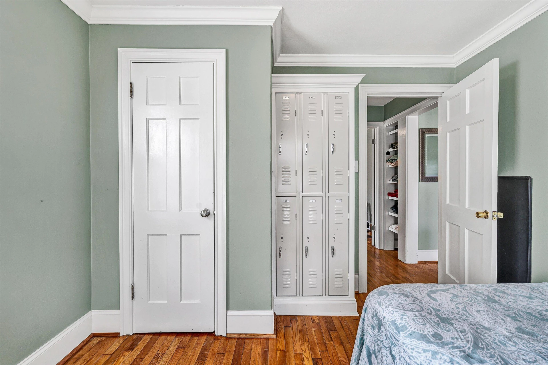 303 Goodwin AVE - Photo 15